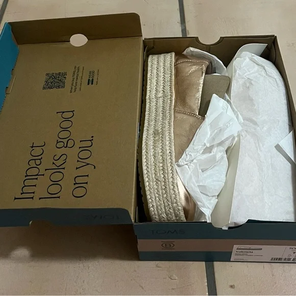 Toms Rose Gold Platform Espadrilles. NWT. - Picture 11 of 11